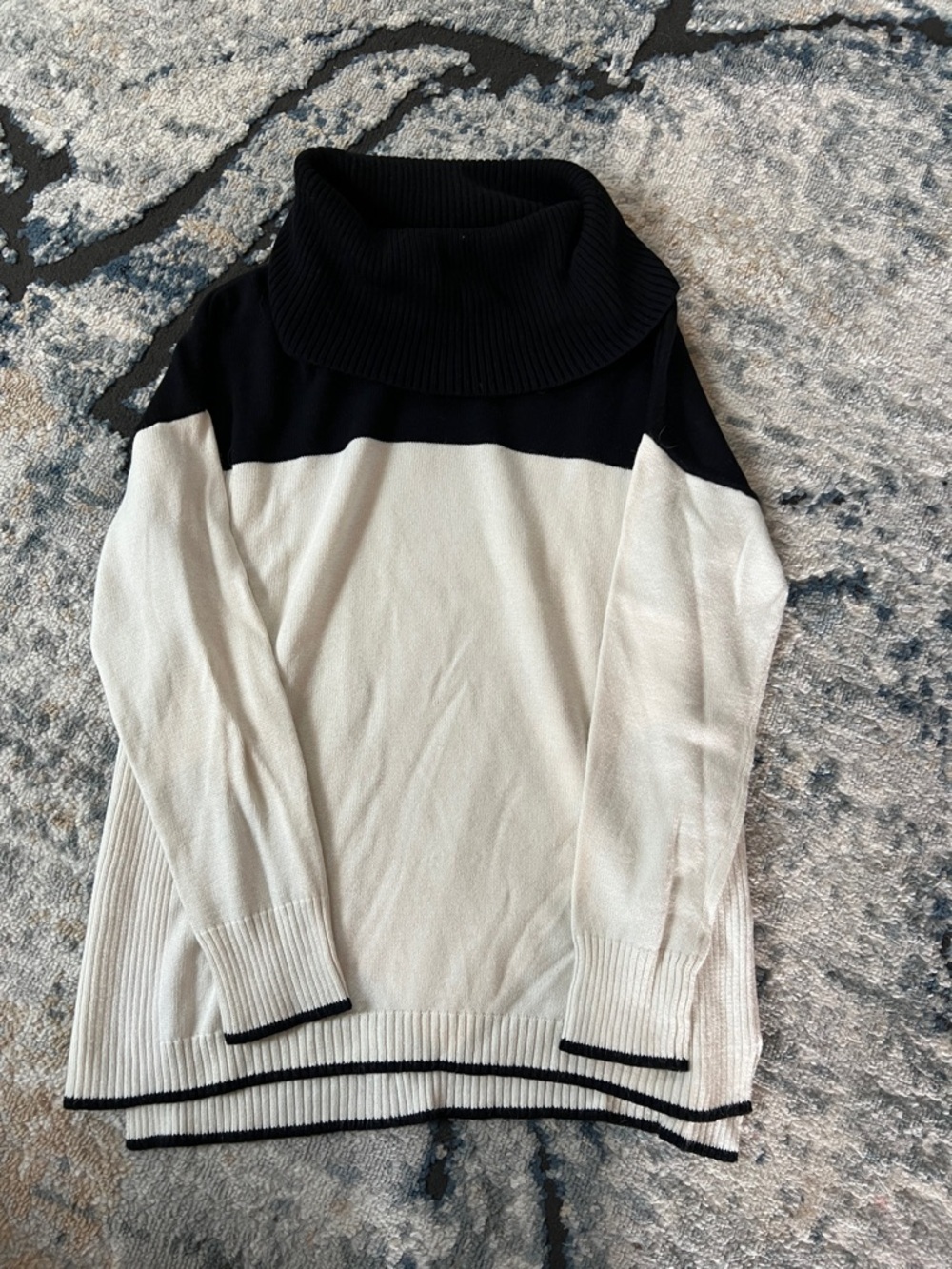 Talbots Black & White Sweater – Medium Petite